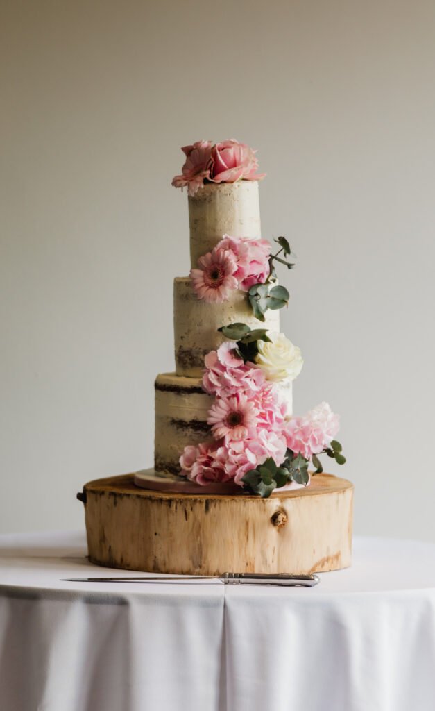 -51-1632215675-10Thegarden-yalding-kent-wedding-photography-taliphotofilm