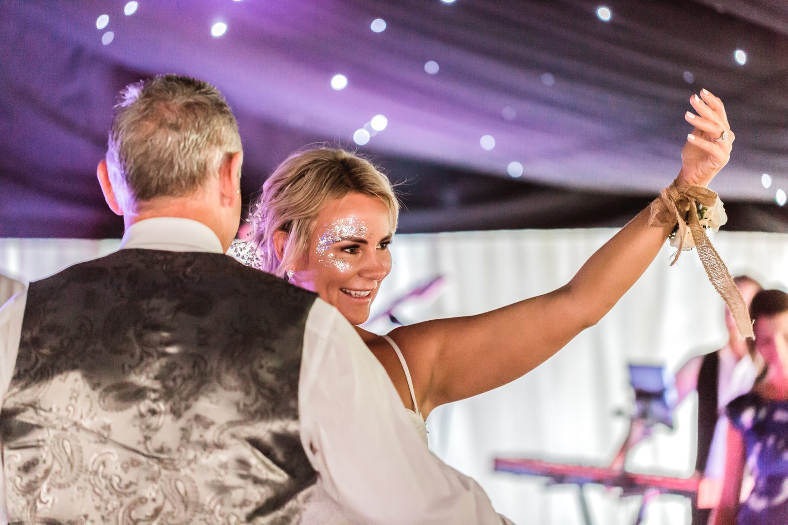 Wedding-photography-tali-uk-sussex-surrey-kent-hampshire-london-boho-natural-best-organic-modern-documentary-film-england-europe-elopements-432