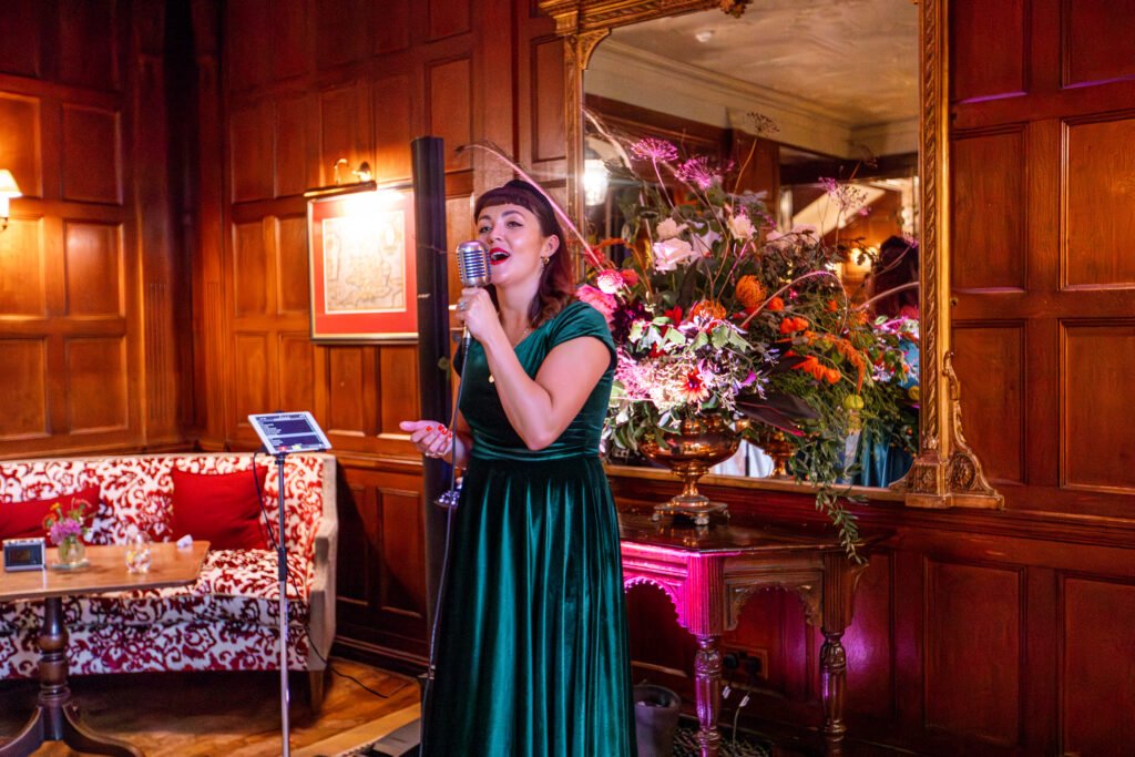 Roberta and Danny -Gravetye Manor-SomethingBlue-1-4